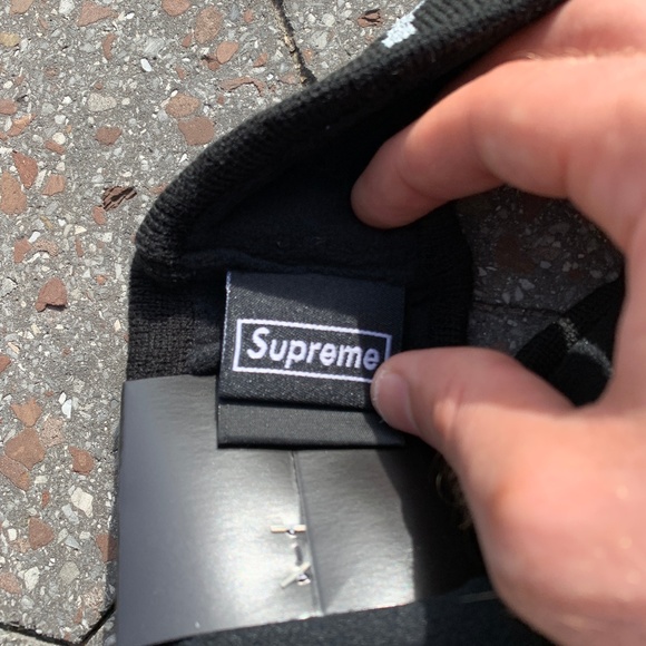 Supreme x New Era Reflective Black FW17 Headband - Picture 2 of 5